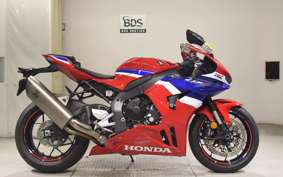 HONDA CBR1000RR R 2025 SC82