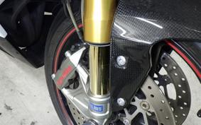 TRIUMPH DAYTONA 675 R 2015