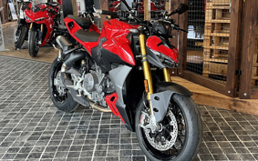 DUCATI STREET FIGHTER V2S 2025