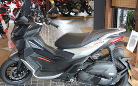 APRILIA SR GT 200