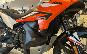 KTM 890 ADVENTURE	 2023 TS640