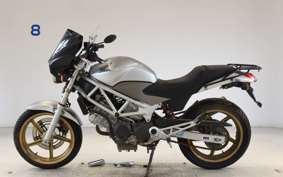 HONDA VTR 250 Gen. 2 2025 MC33