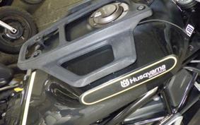 HUSQVARNA SVARTPILEN 401 2018