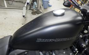 HARLEY XL883N 2010