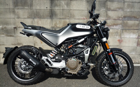 HUSQVARNA SVARTPILEN 401 2024