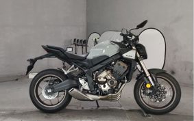 HONDA CB650R E-Clutch 2024 RH17