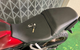 HONDA CB250R MC52