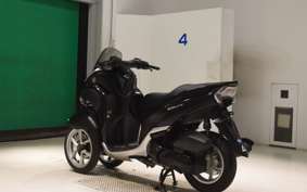 YAMAHA TRICITY 125 1981 SE82J