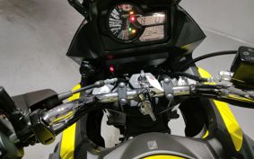 SUZUKI DL650 ( V-Strom 650 ) 2022 C733M