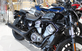 HARLEY  HARLEY RH975 NIGHT  STAR  2022 ZH1