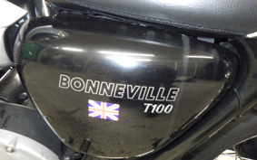 TRIUMPH BONNEVILLE T100 2016