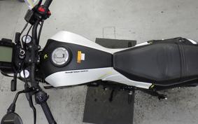 BENELLI レオンチーノ125