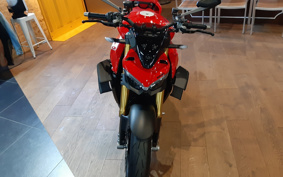 DUCATI STREET FIGHTER V4S 2024 4F00