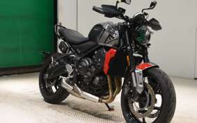 TRIUMPH TRIDENT 660 2023