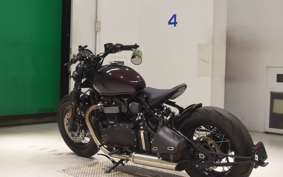 TRIUMPH BONNEVILLE BOBBER 2024