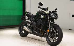 TRIUMPH STREET TRIPLE RS 2025