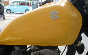 SUZUKI GLASS TRACKER BIG BOY NJ4BA