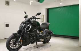 DUCATI DIAVEL V4 2023