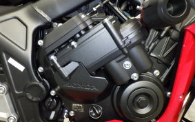 HONDA CBR650R E-Clutch 2025 RH17