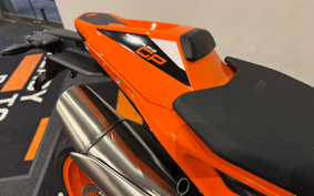 KTM 890 DUKE GP TU940