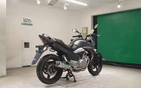 SUZUKI GSR250 2019
