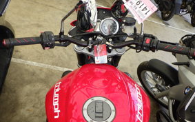 TRIUMPH STREET TRIPLE R 2011