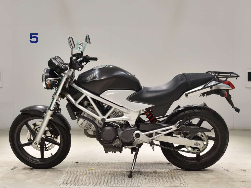 Фото Honda VTR 250 Gen. 2 2010 с японского аукциона