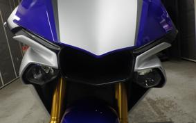 YAMAHA YZF-R1 2015
