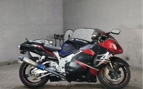 SUZUKI GSX-1300R HAYABUSA 2004 GW71A