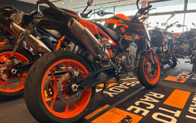 KTM 890 DUKE GP 2024 TU940