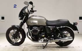 MOTO GUZZI V7 STONE 2017