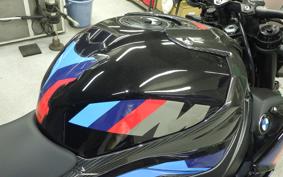 BMW M1000R 2025