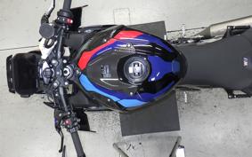 BMW M1000R 2023