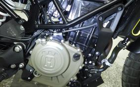 HUSQVARNA SVARTPILEN 401 2023