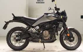 HUSQVARNA SVARTPILEN 401 2024