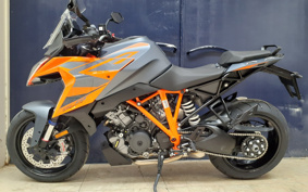 KTM 1290 SUPER DUKE GT V6940