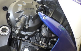 YAMAHA YZF-R1