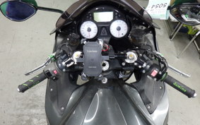 KAWASAKI ZZ1400 NINJA R 2006 ZXT40A