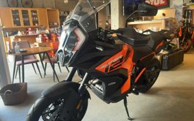 KTM 1290SUPERADO BENCH YAS 2025 V7940