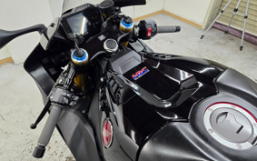 HONDA CBR1000RR-R FB SP 2021 SC82