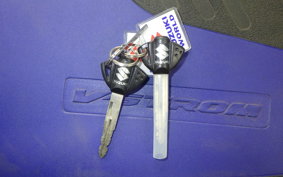 SUZUKI Vｽﾄﾛｰﾑ1050DE 2023 EF11M