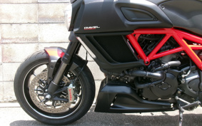 DUCATI DIAVEL CARBON 2014 ZDMG105JAEB