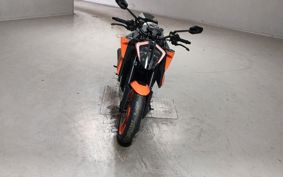 KTM 1290 SUPER  DUKE R V3940