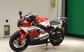YAMAHA YZF-R7 2000