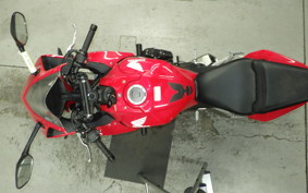 HONDA CBR650R E-Clutch 2025 RH17