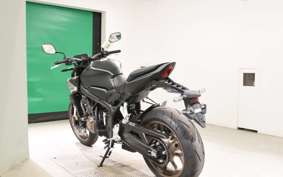 HONDA CB650R E-Clutch 2025 RH17