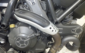 DUCATI SCRAMBLER ICON 2015