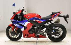 HONDA CBR1000RR R 2022 SC82