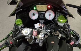 KAWASAKI ZZR1400 ZXT40B