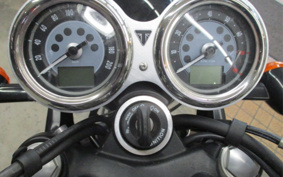 TRIUMPH BONNEVILLE T100 2023 DAD70G